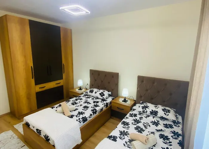 Downtown Gem 2 Апартаменты Шкодер